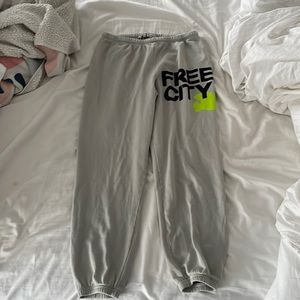Free city sweatpants